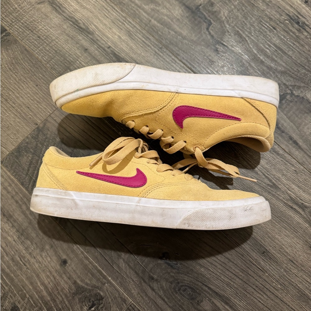Nike Men’s Yellow Sneakers
